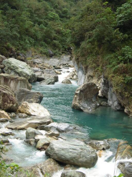 附近景點慕谷慕魚