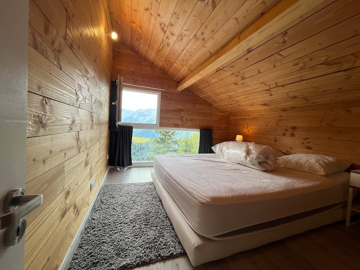 Chambre 2 étage avec lit 160/200