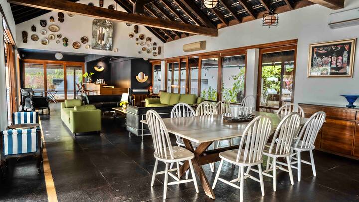Shared dining area image 5