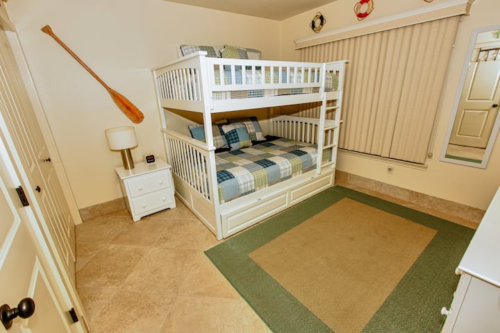 客房： 2张双人床，带折叠车