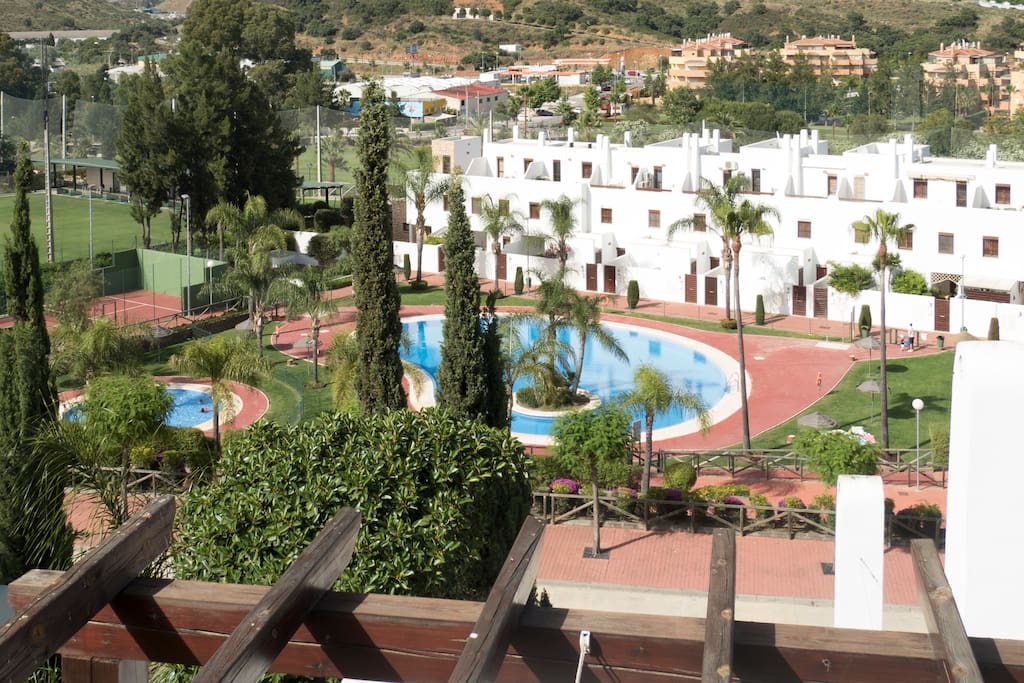 Vista desde la casa! Gran piscina