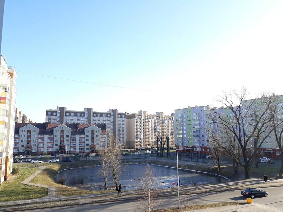 вид из окна спальни 1, балкона