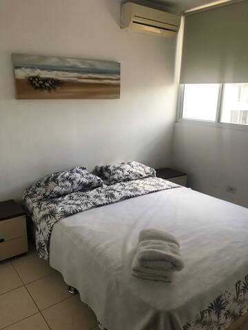 Mandalay apartments cómoda recámara