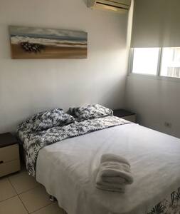 Mandalay apartments cómoda recámara