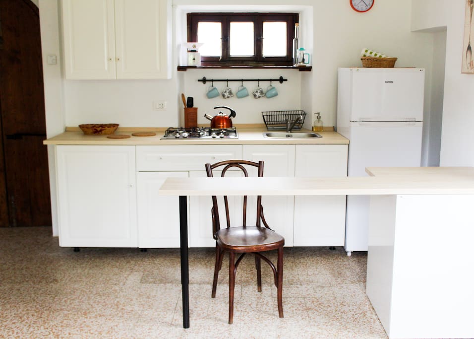 The fully equipped kitchen
