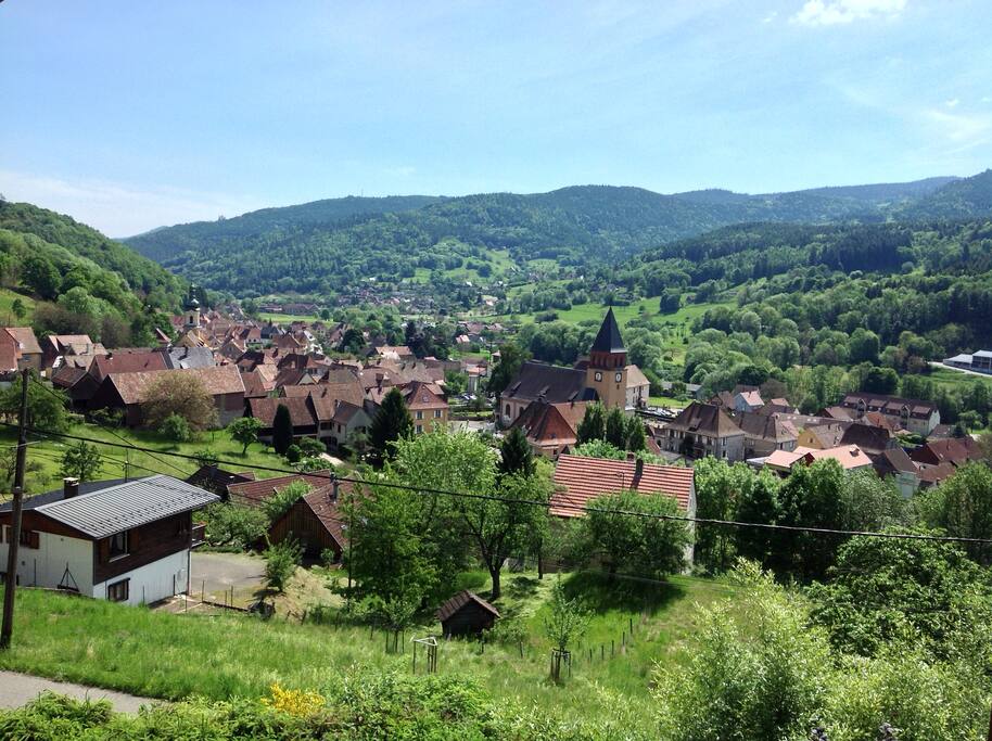Vue village et montagnes