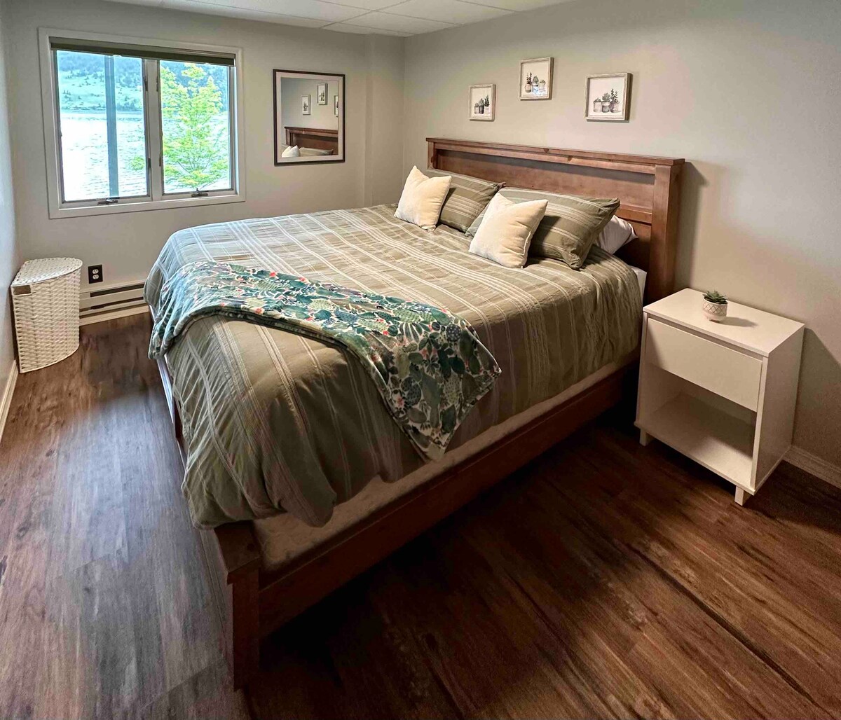 Dhoma e gjumit king në katin e poshtëm 2