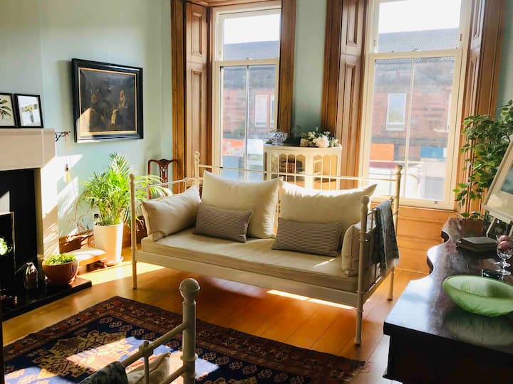 The Tramway Apartment large 2 bed. Free parking.