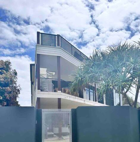 Moffat Beach Retreat gallery image 4