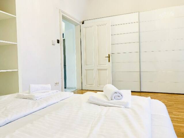 Douplex apartment next “Schloss Schönbrunn” gallery image 2