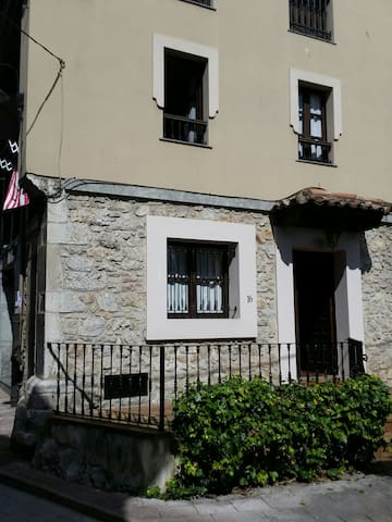 Bonita casa en centro de Llanes, Wifi VUT 764-AS