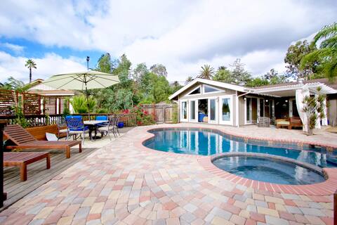 Casa De Norte: Your Hillside Oasis.
