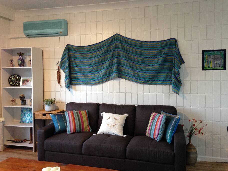 Cosy & funky lounge room.