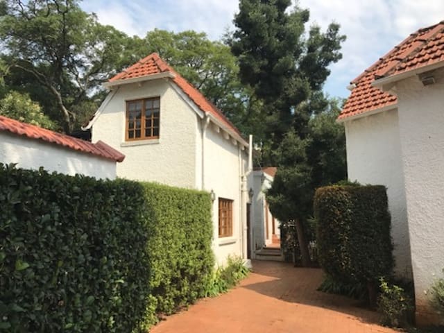 Airbnb Parktown Vacation Rentals Places To Stay Gauteng