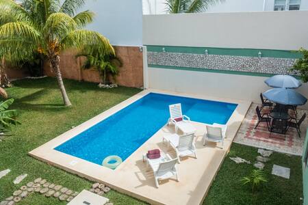 Tortuga Gardens: Homey One Bedroom Apt w/ 2 Bikes