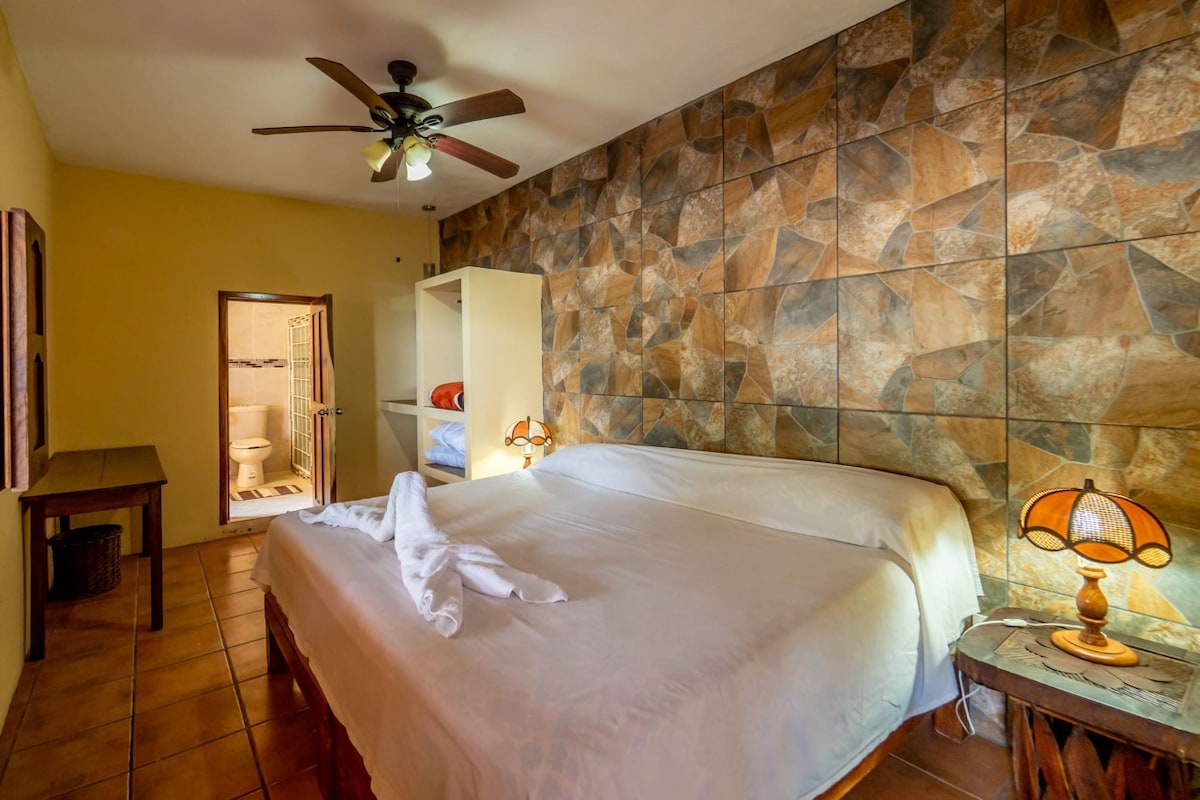 ห้องพักพร้อมห้องน้ำในบริเวณใกล้เคียง