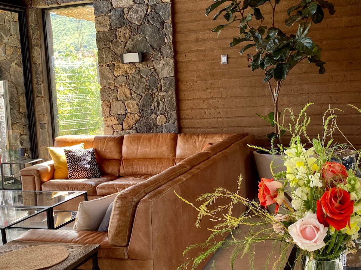 Top Airbnb: Whisper Garden house, amazing bio-pool !! in Malinalco