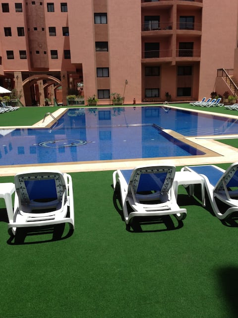 Très grand appartement avec vue sur piscine/wifi