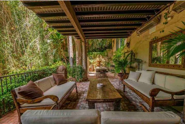 Spanish Retreat in The Hollywood Hills gallery image 4