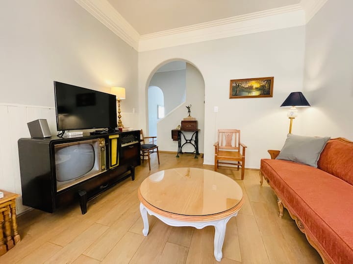 Grand Restored House 6 Bedrooms, Bathtub & Garage - Puebla