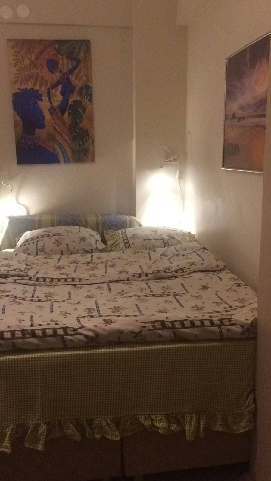 غرفة النوم الثانية بسرير مزدوج