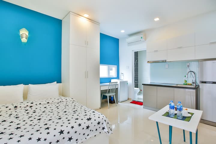 Cozy Serviced Apartment With Balcony