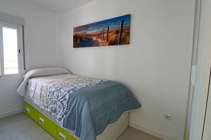 Dormitorio individual 1