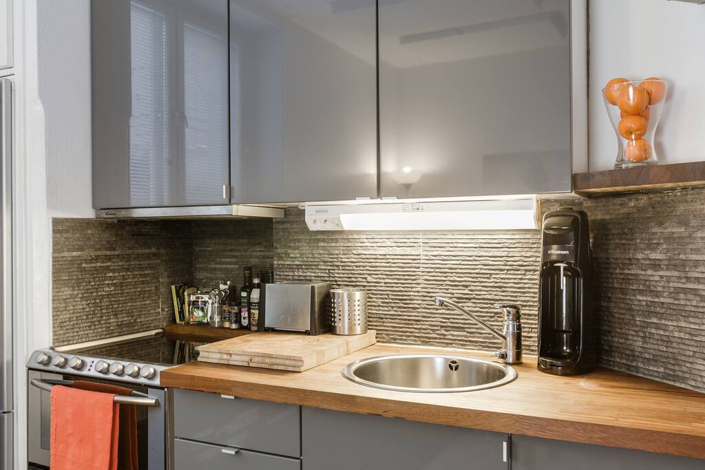 Fully equipped and handy kitchen with dishwasher.