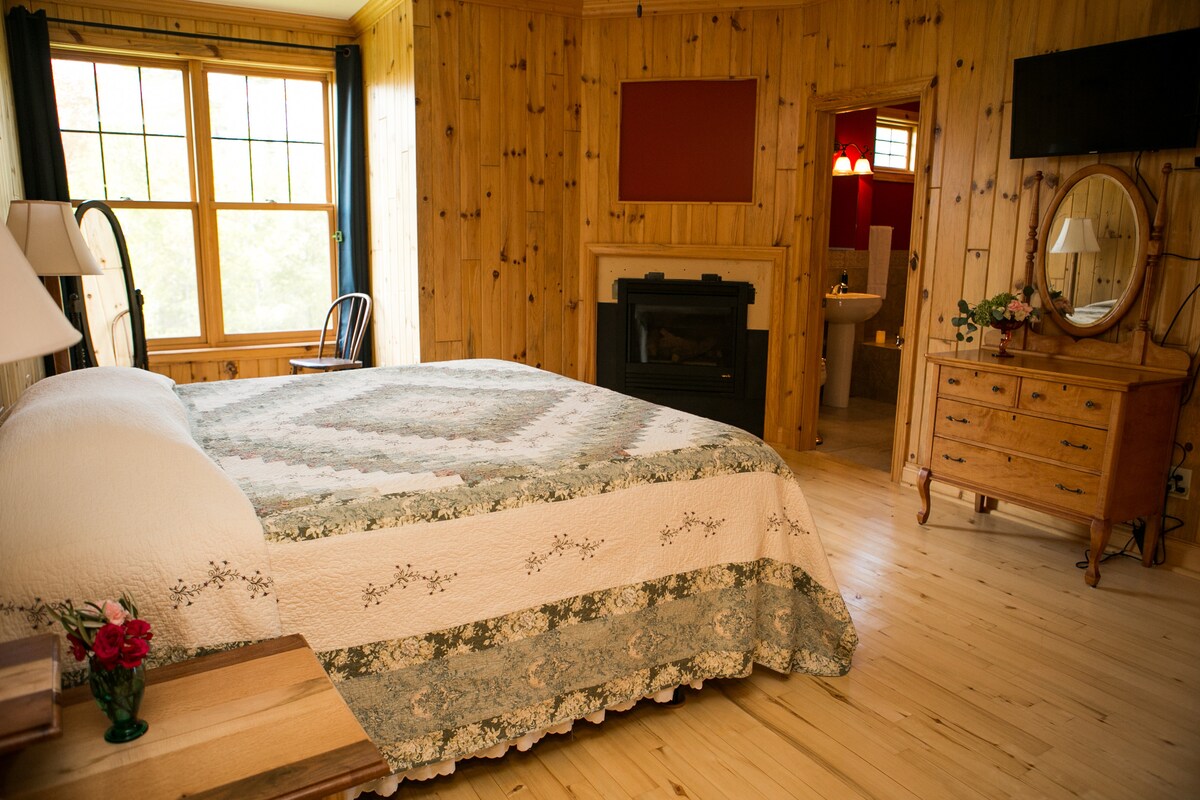 As you enter the PINE bedroom...