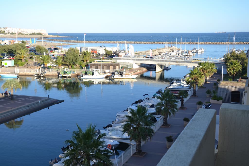Vue du balcon côté mer et canal des Quilles