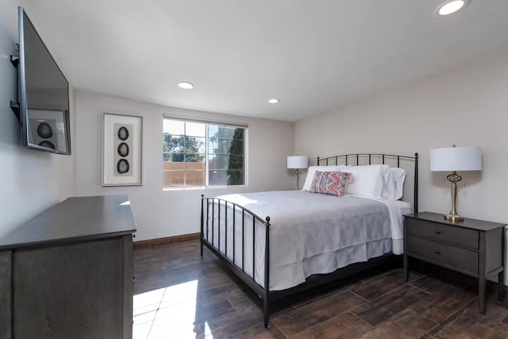 [Slaapkamer 4] Queen size bed