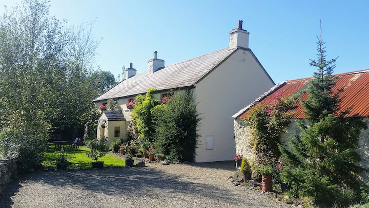 Beautiful 300 year old irish cottage