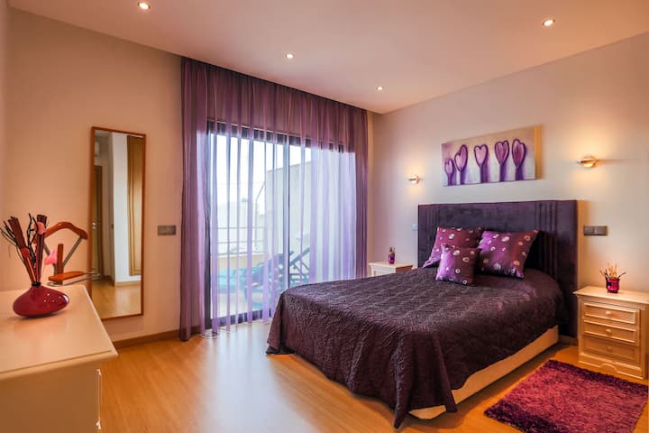 Camera da letto matrimoniale in suite