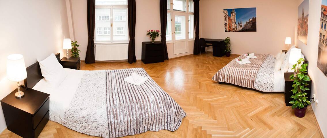 Louvre Loft 4-Bedrooms, 2-Bathrooms (Old Town) gallery image 3