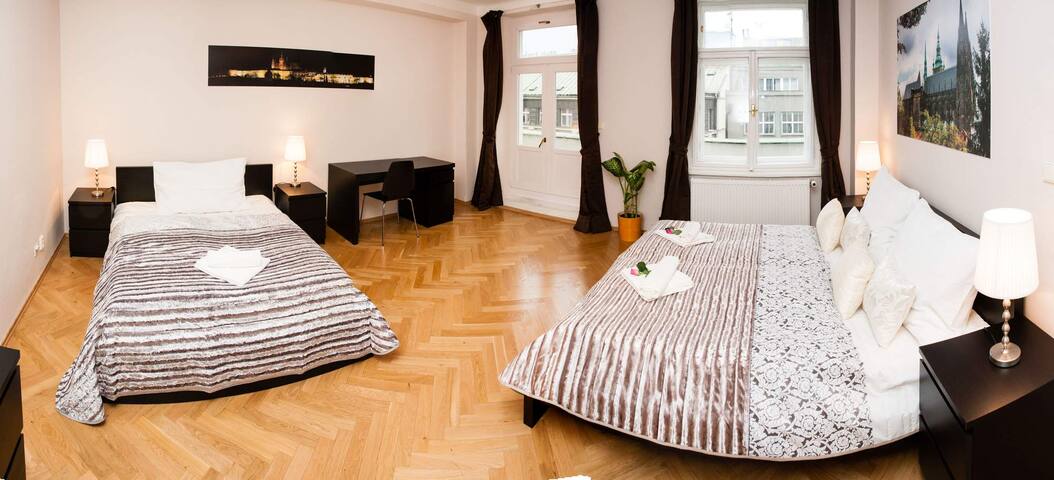 Louvre Loft 4-Bedrooms, 2-Bathrooms (Old Town) gallery image 4