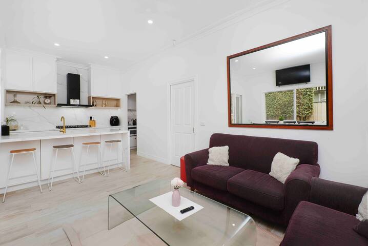 Seaside in the city gallery image 5