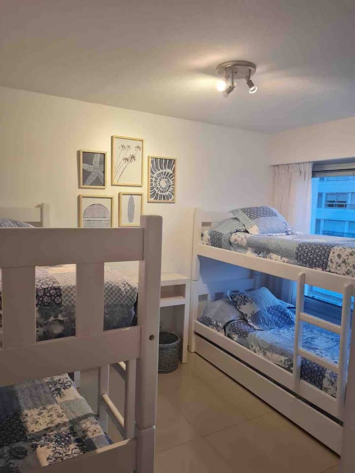 Dhomë gjumi 2 (2 krevate marinari)