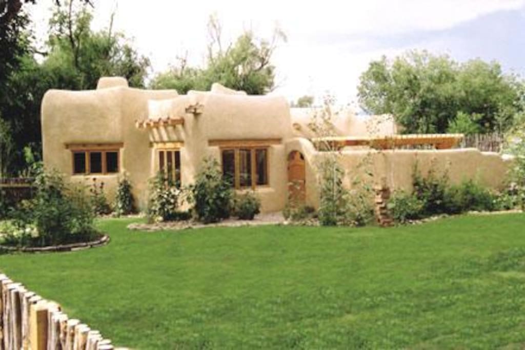 Taos "Casa de las Abuelas" Guest House Guesthouses for Rent in Taos