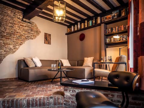 Successful Airbnb property: The Hat Maker - 17th century house in city center in Brugge