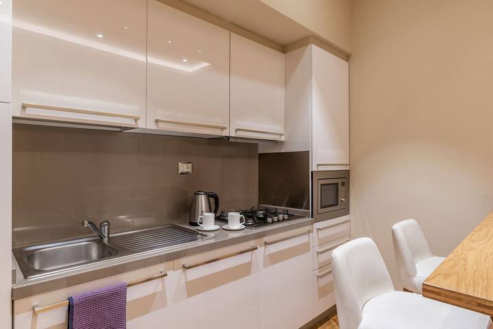 900 Apartments | Casa Emilia Corte | 10 pax max gallery image 5