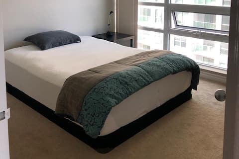 Comfy bedroom w/ amazing view and private Bathroom