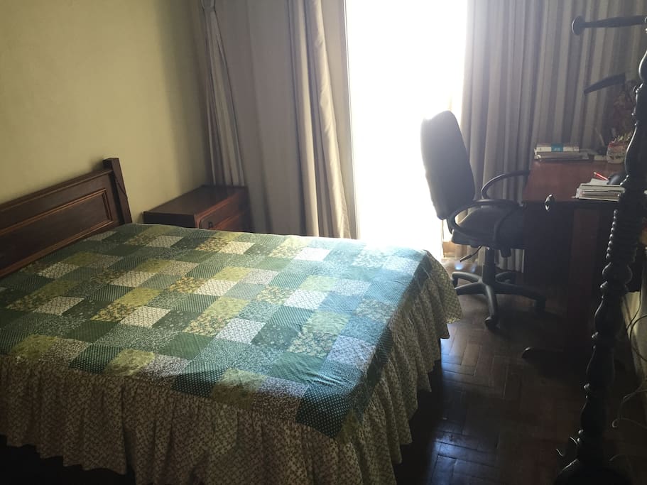Bedroom 1 ( Quarto 1)