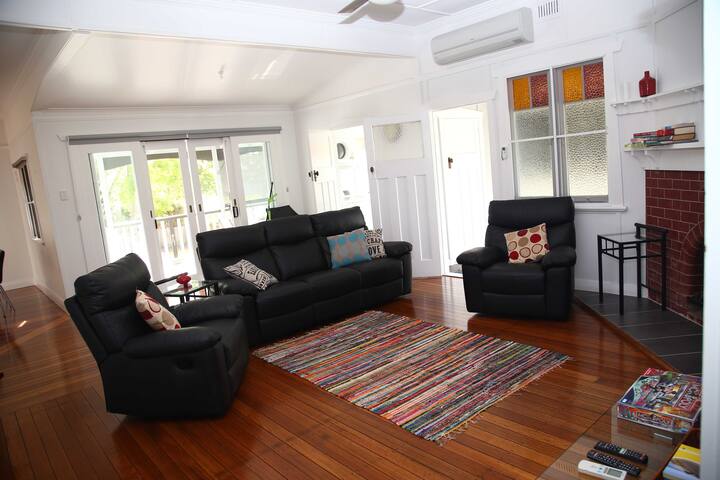 Centrally Loacted Heritage Charm- Fully Air Con - Grafton