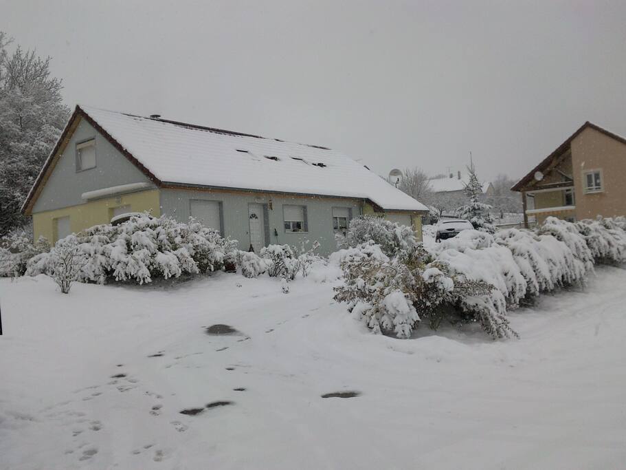 et la neige en hiver, à Noël souvent