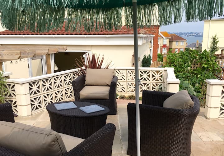 Rental unit in Paignton · ★4.96 · 2 bedrooms · 4 beds · 1 bath