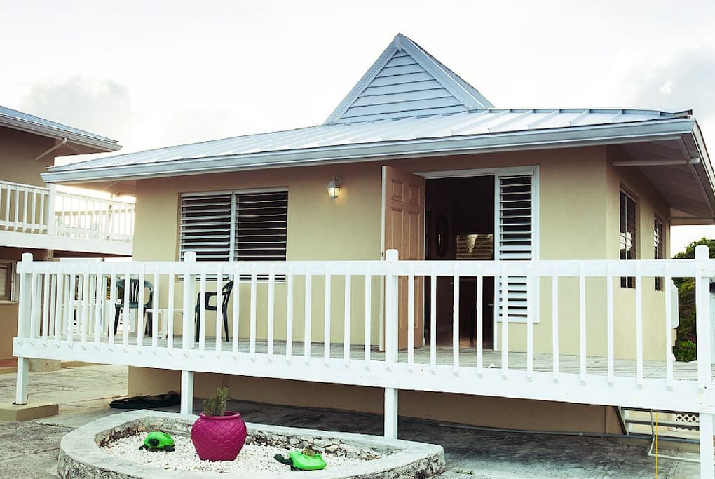 1 bed ocean front unit