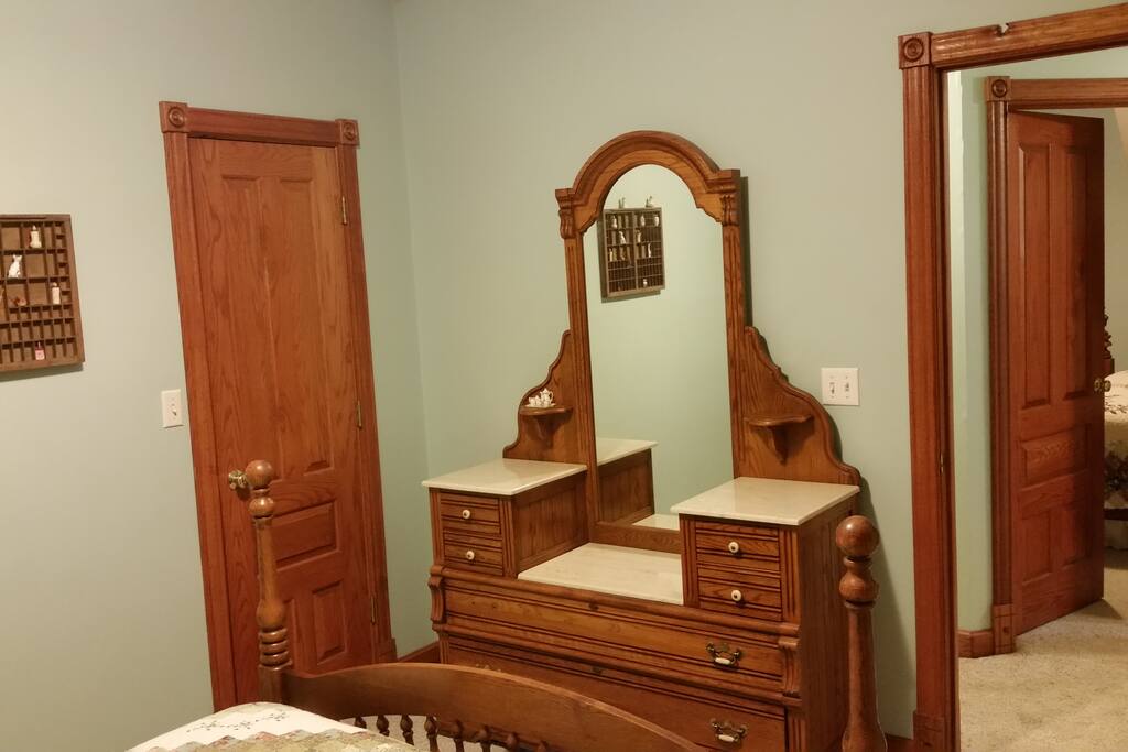 Queen Bedroom