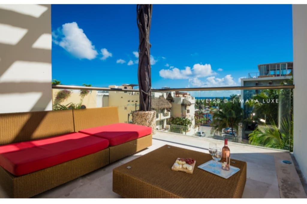 Terrace facing the ocean