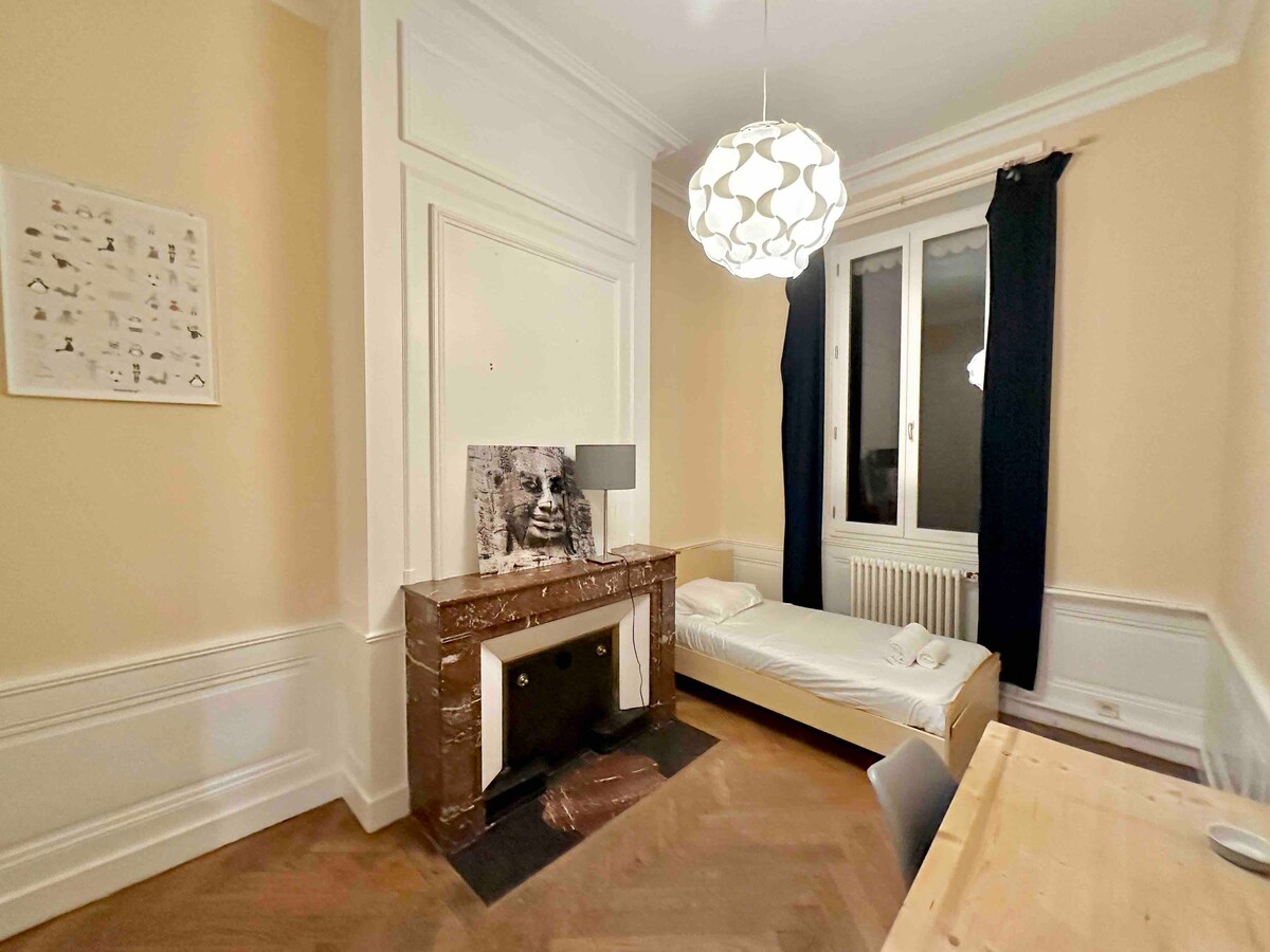 საძინებელი 1