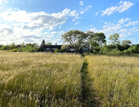 Beach bungalow in lovely Kårehamn.